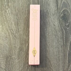 Charlotte Tilbury Beauty Light Wand in Pillow Talk
